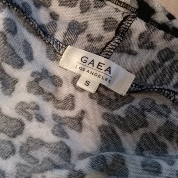 Ladies Animal Print Cardigan - Picture 2 of 2